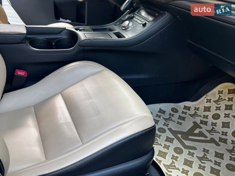 Хэтчбек Lexus CT 2014 в Киеве фото 7 Хэтчбек Lexus CT 2014 в Киеве