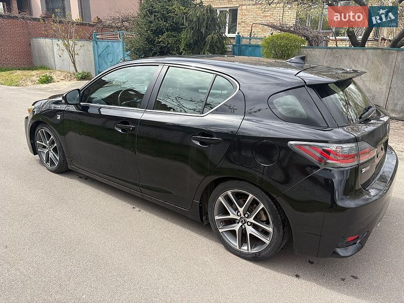 Хэтчбек Lexus CT 2015 в Киеве