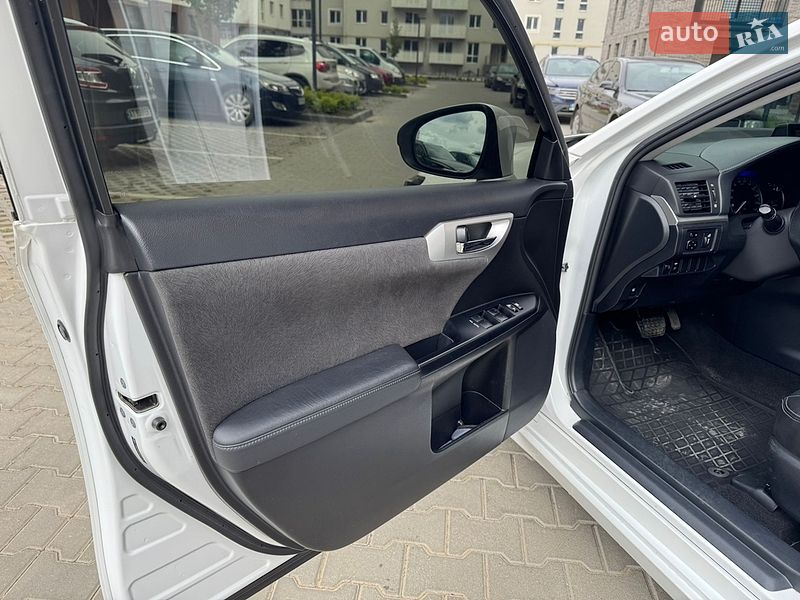 Хетчбек Lexus CT 2011 в Івано-Франківську фото 10 Хетчбек Lexus CT 2011 в Івано-Франківську