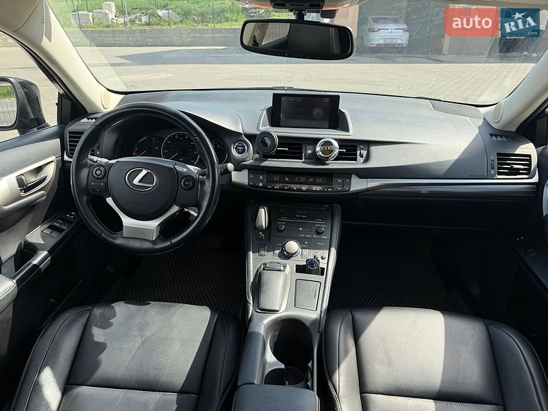 Хэтчбек Lexus CT 2016 в Киеве