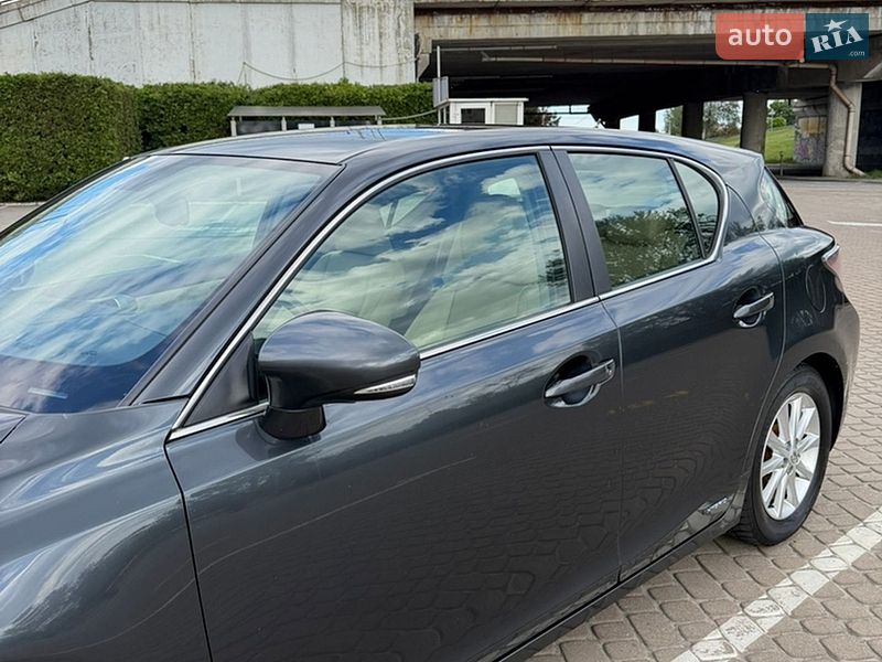 Хэтчбек Lexus CT 2011 в Львове