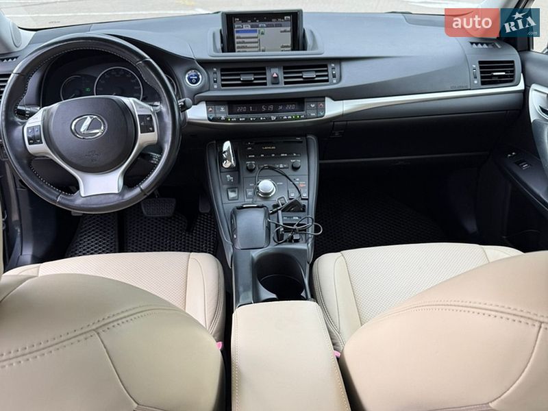 Хэтчбек Lexus CT 2011 в Львове