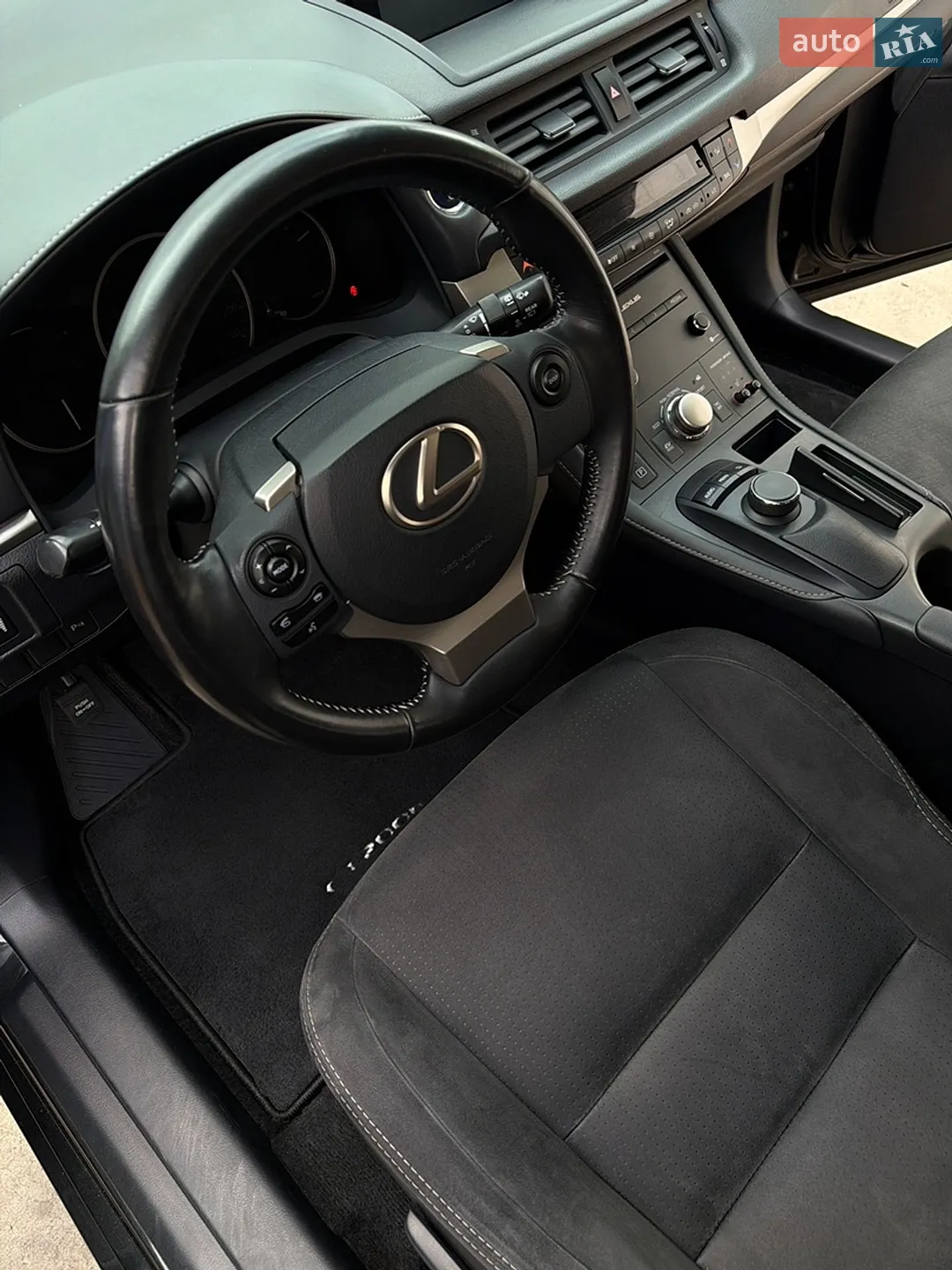 2017 Lexus CT - мініатюра 13