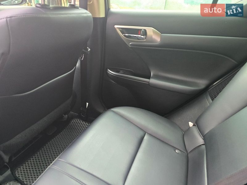 Хетчбек Lexus CT 2014 в Косові