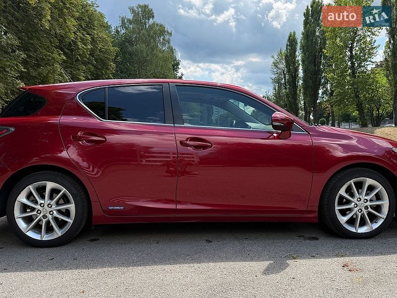 Хэтчбек Lexus CT 2011 в Киеве