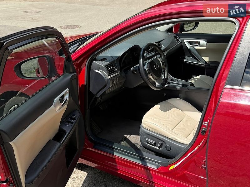 Хэтчбек Lexus CT 2011 в Киеве
