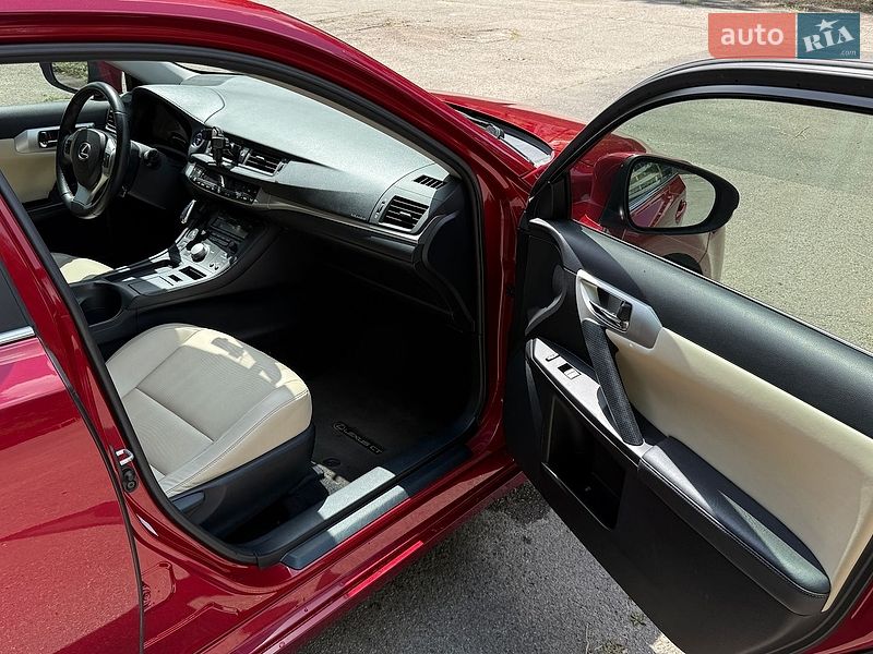 Хэтчбек Lexus CT 2011 в Киеве