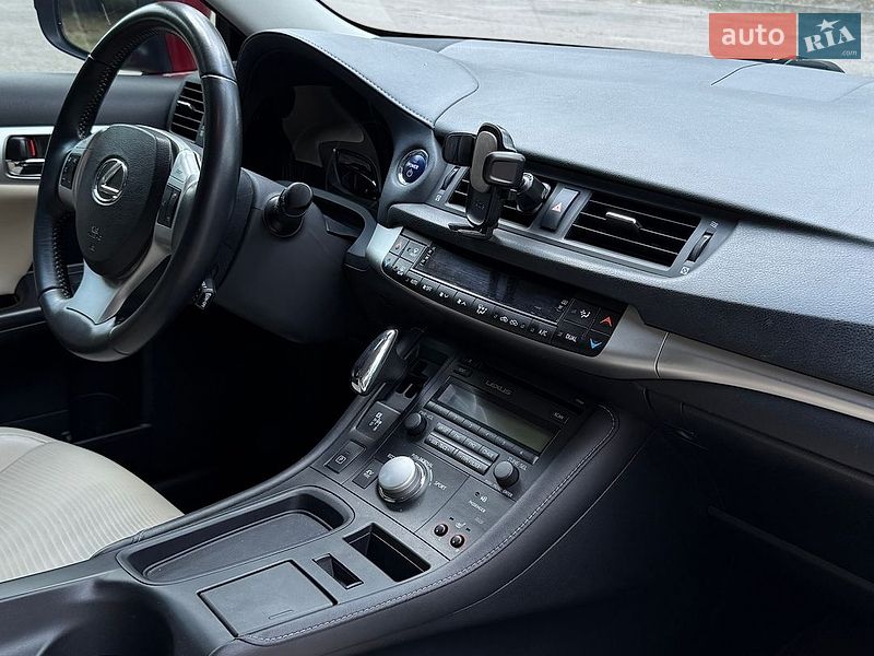 Хэтчбек Lexus CT 2011 в Киеве