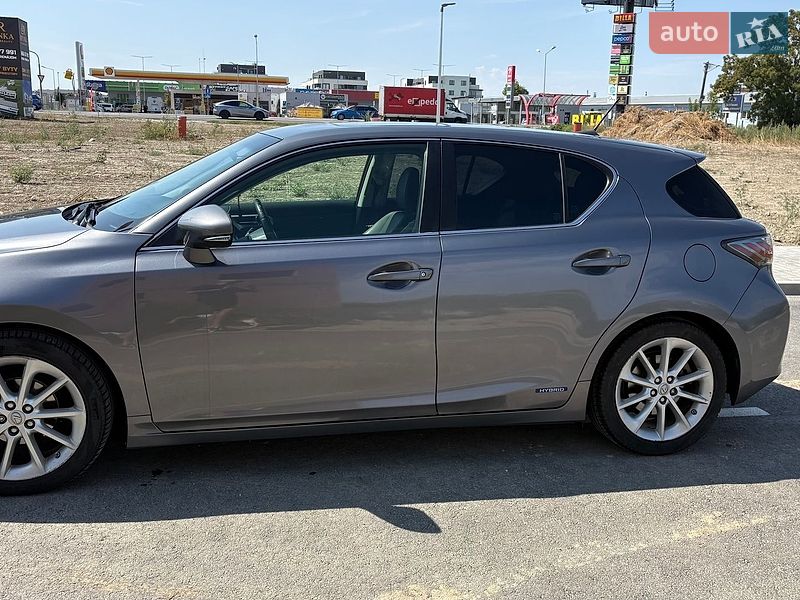 Хэтчбек Lexus CT 2013 в Ужгороде