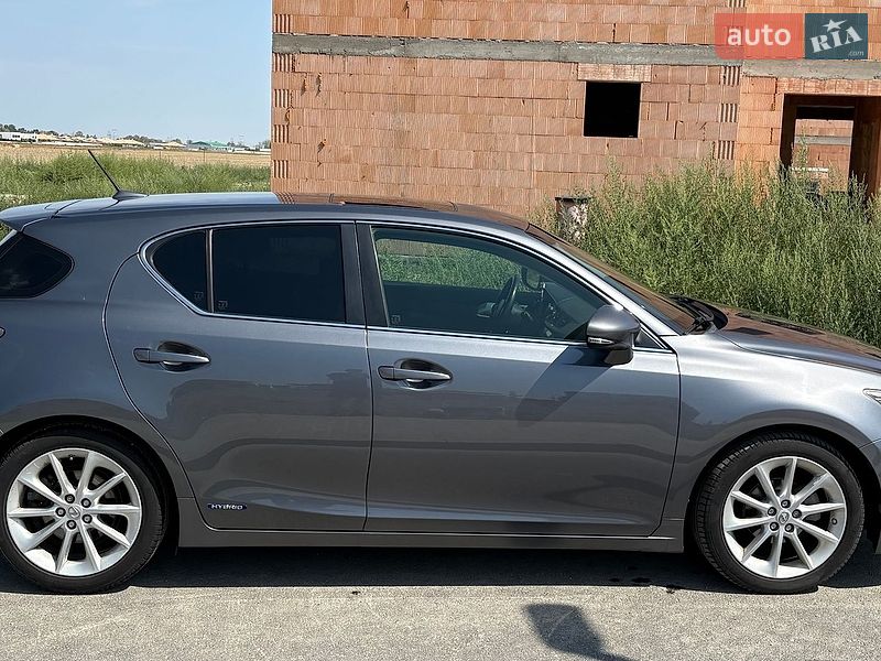 Хэтчбек Lexus CT 2013 в Ужгороде