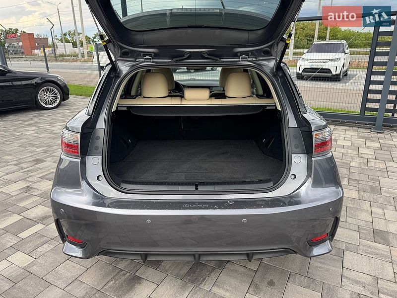 Хэтчбек Lexus CT 2015 в Ровно