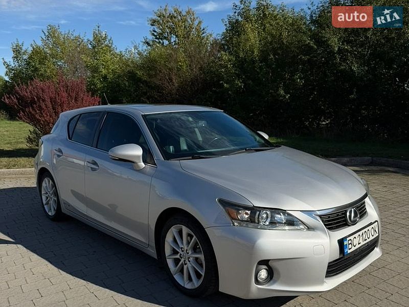 Хэтчбек Lexus CT 2012 в Львове
