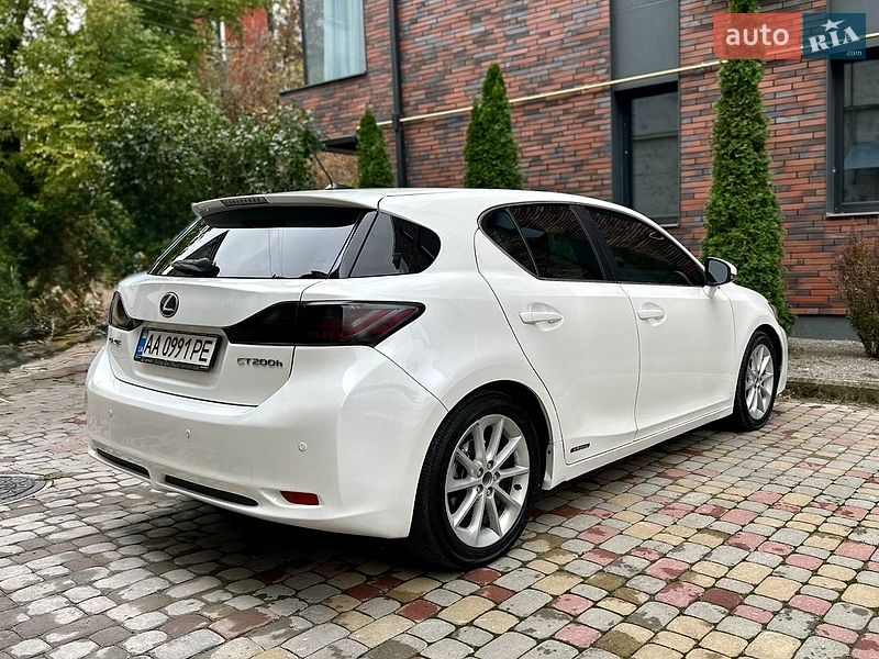 Хэтчбек Lexus CT 2011 в Тернополе