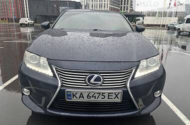 Лимузин Lexus ES 300h 2013 в Киеве