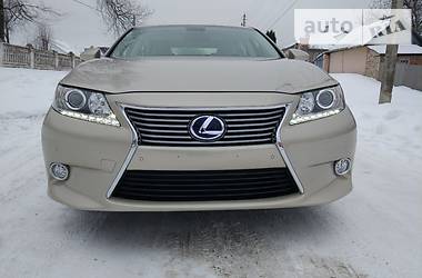 Седан Lexus ES 2013 в Прилуках