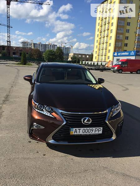 Седан Lexus ES 2017 в Івано-Франківську