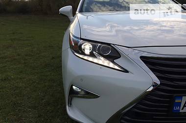 Седан Lexus ES 2013 в Житомире