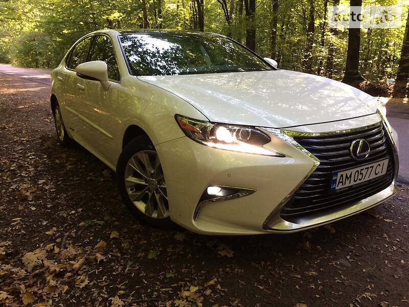 Седан Lexus ES 2013 в Житомире