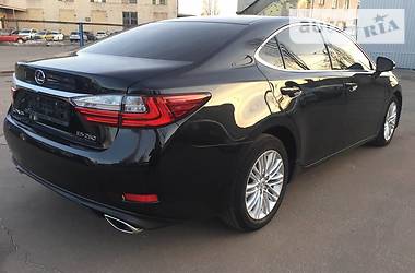 Седан Lexus ES 2017 в Киеве