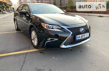 Седан Lexus ES 2014 в Киеве