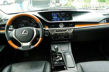 Седан Lexus ES 2014 в 