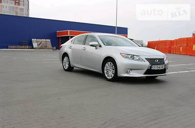 Седан Lexus ES 2013 в Умані