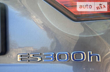Седан Lexus ES 2012 в 