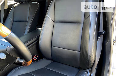 Седан Lexus ES 2012 в 