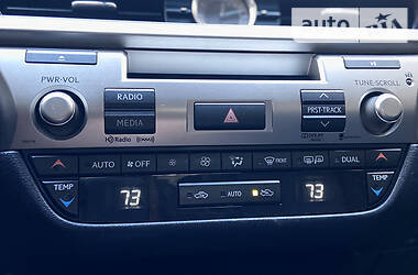 Седан Lexus ES 2012 в 