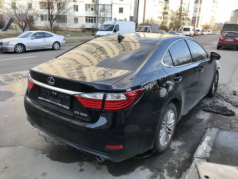 Седан Lexus ES 2015 в 