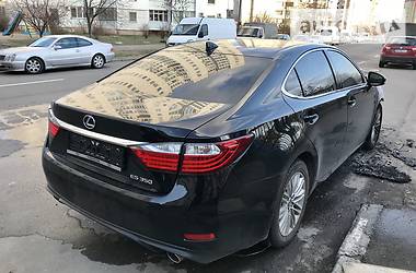 Седан Lexus ES 2015 в 