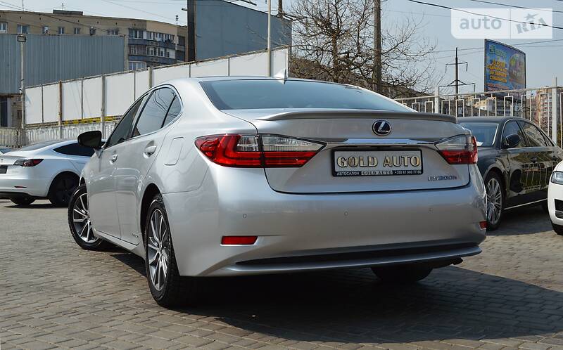 Седан Lexus ES 2016 в Одесі