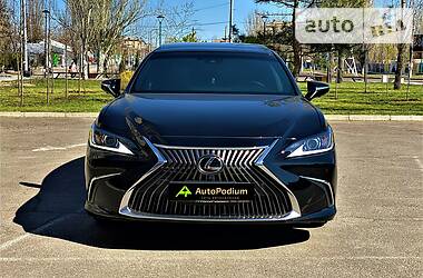 Седан Lexus ES 2019 в 
