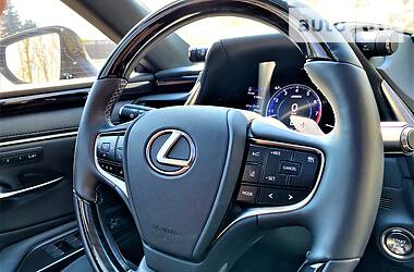 Седан Lexus ES 2019 в 