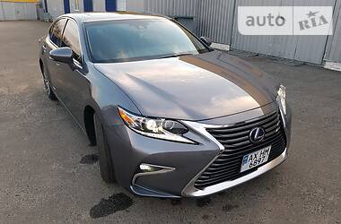 Седан Lexus ES 2016 в 