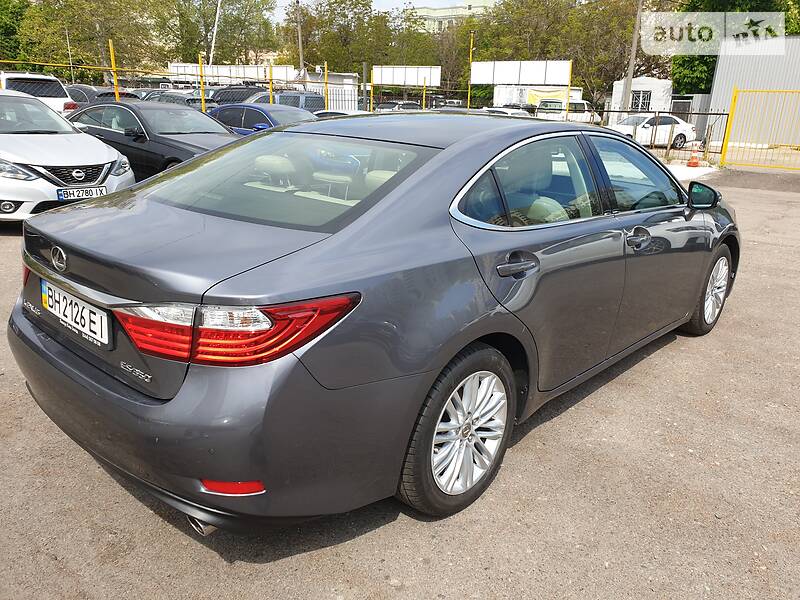 Седан Lexus ES 2012 в Одесі