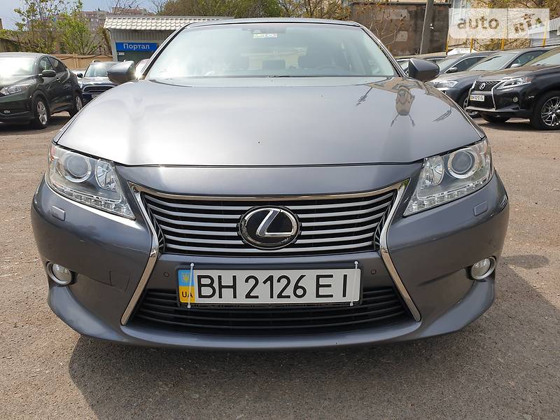 Седан Lexus ES 2012 в Одесі