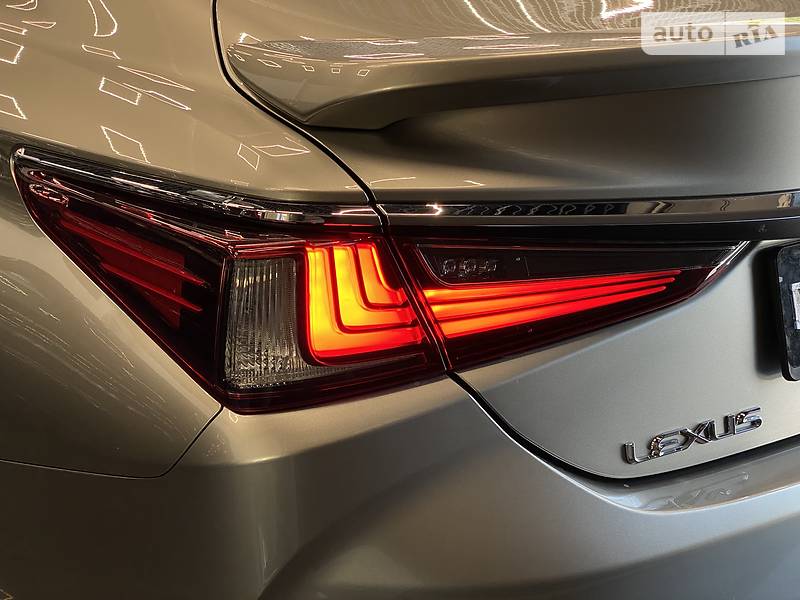 Седан Lexus ES 2018 в Одесі
