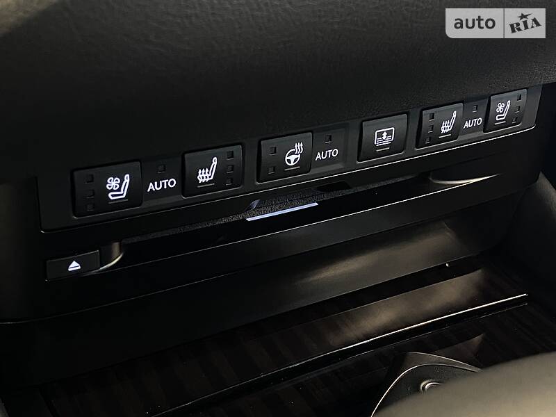 Седан Lexus ES 2018 в Одесі