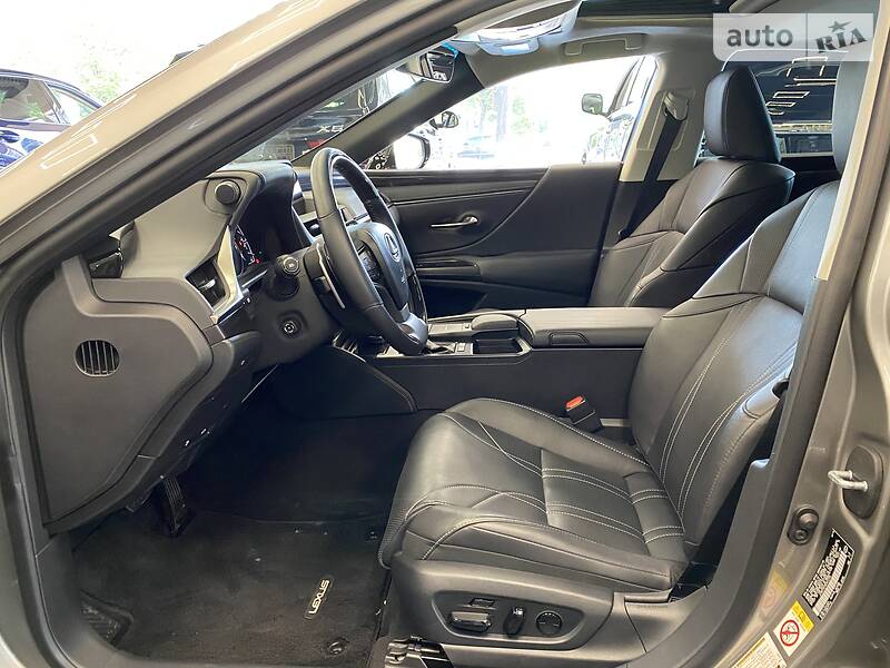 Седан Lexus ES 2018 в Одесі