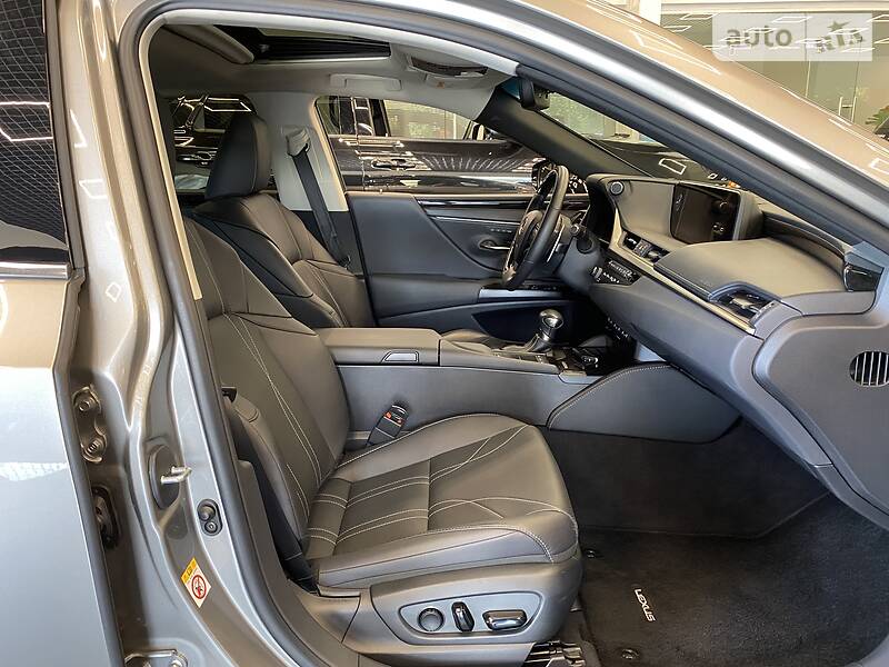 Седан Lexus ES 2018 в Одесі