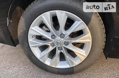 Седан Lexus ES 2013 в 
