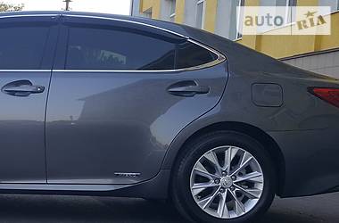 Седан Lexus ES 2013 в Полтаве