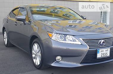 Седан Lexus ES 2013 в Полтаве