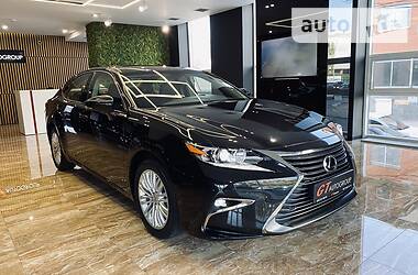 Седан Lexus ES 2017 в Киеве