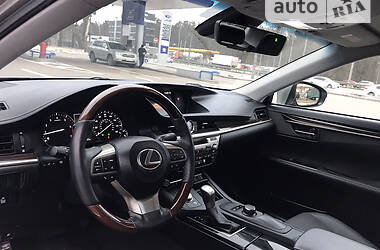 Седан Lexus ES 2016 в Ровно