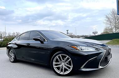 Седан Lexus ES 2019 в Киеве