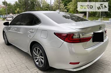 Седан Lexus ES 2015 в Днепре