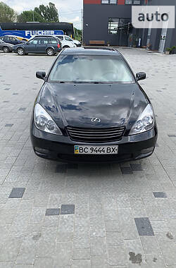 Седан Lexus ES 2004 в Львове