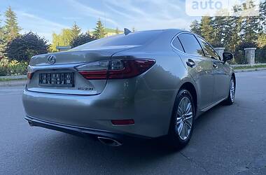 Седан Lexus ES 2017 в Умани